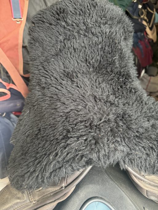 NuuMed seat saver black 100% wool pile - Image 2