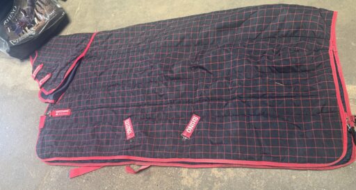 6’3” 370g Rhino stable rug combo  Used but fab condition with original bag  RRP £159.99